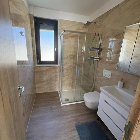 S Bazenom Villa *