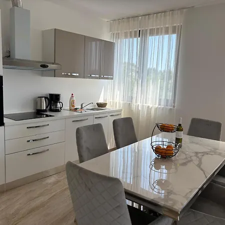 Villa S Bazenom Medulin