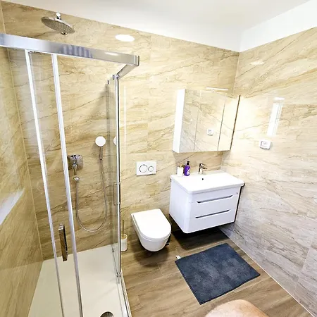 S Bazenom Villa *