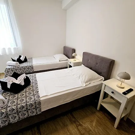 S Bazenom Villa Medulin