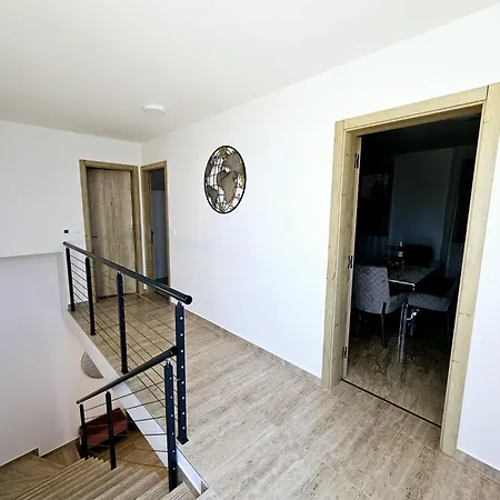 S Bazenom Villa