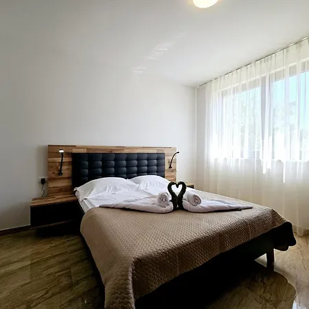 Villa S Bazenom