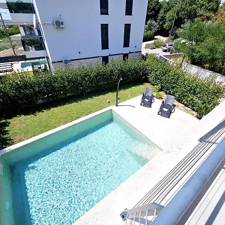Villa S Bazenom Medulin